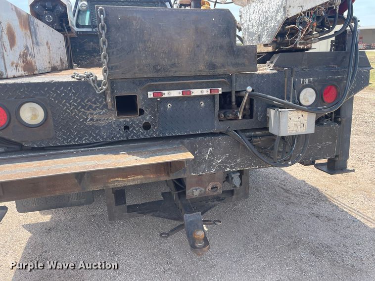 image for item NH9758 2008 Ford F650 Super Duty XL  flatbed truck