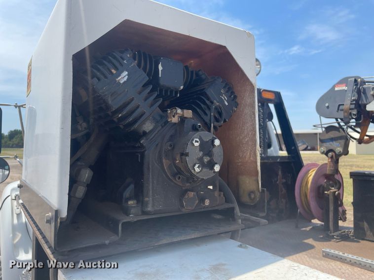 image for item NH9758 2008 Ford F650 Super Duty XL  flatbed truck