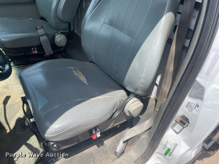 image for item NH9758 2008 Ford F650 Super Duty XL  flatbed truck