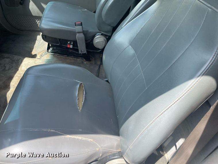 image for item NH9758 2008 Ford F650 Super Duty XL  flatbed truck