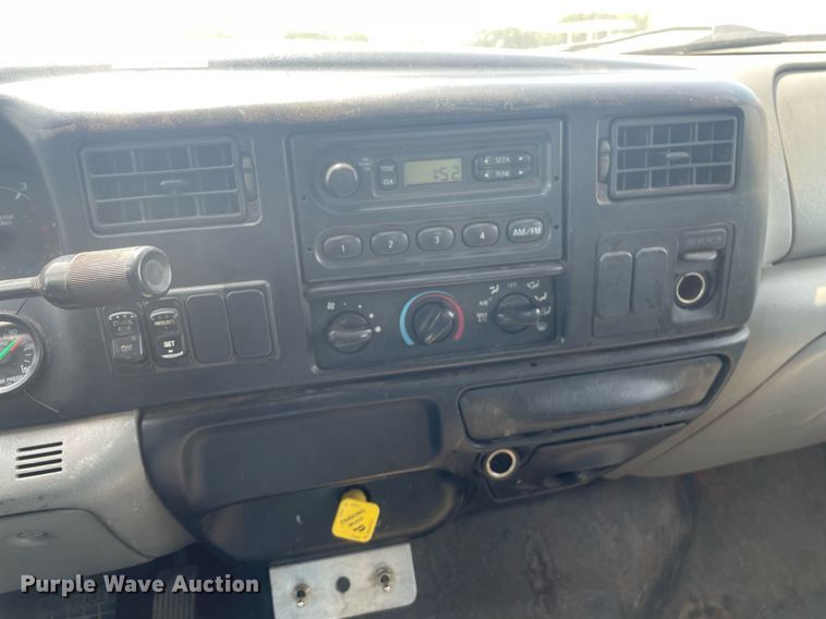 image for item NH9758 2008 Ford F650 Super Duty XL  flatbed truck