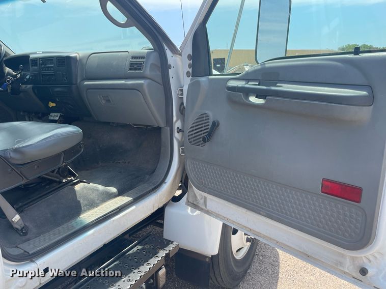 image for item NH9758 2008 Ford F650 Super Duty XL  flatbed truck