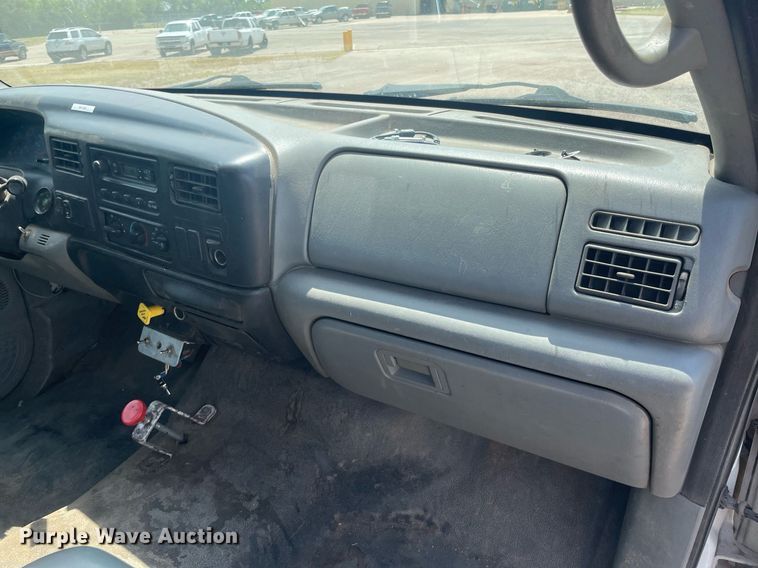 image for item NH9758 2008 Ford F650 Super Duty XL  flatbed truck