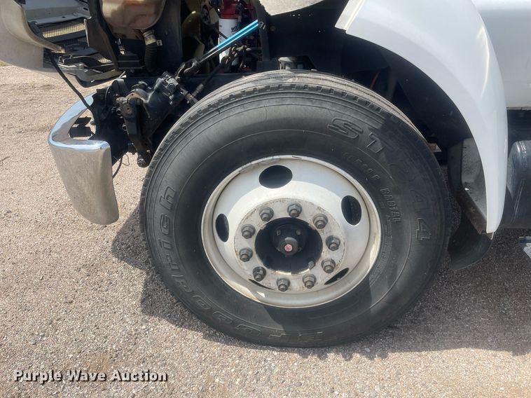 image for item NH9758 2008 Ford F650 Super Duty XL  flatbed truck