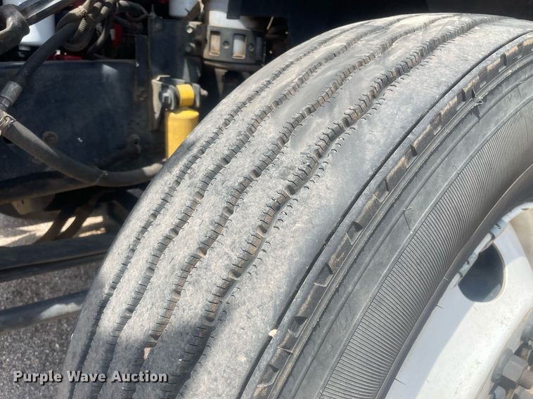 image for item NH9758 2008 Ford F650 Super Duty XL  flatbed truck