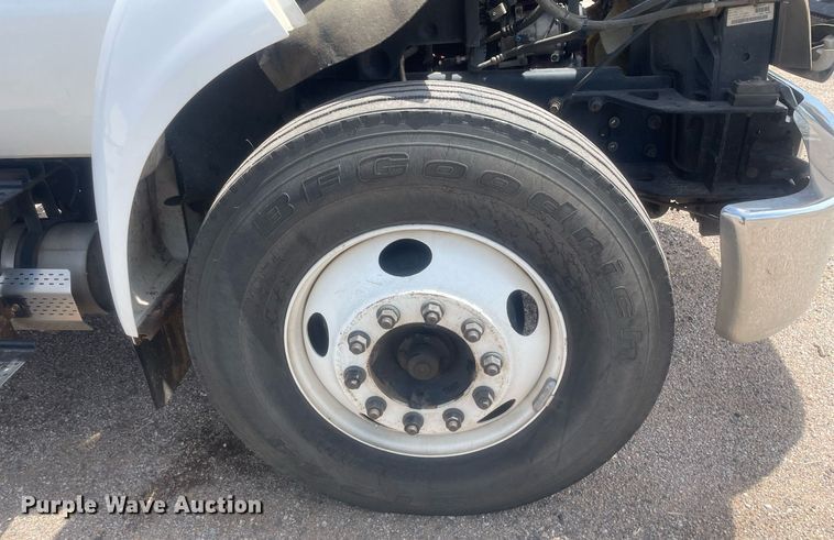 image for item NH9758 2008 Ford F650 Super Duty XL  flatbed truck