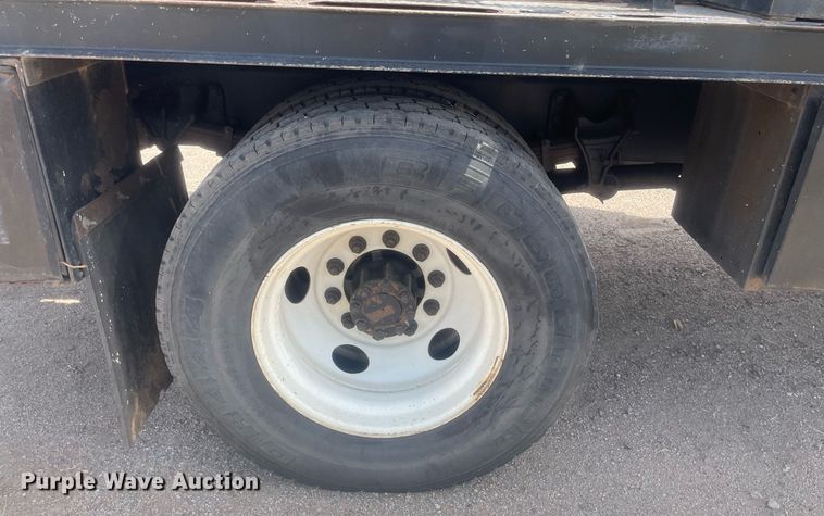 image for item NH9758 2008 Ford F650 Super Duty XL  flatbed truck