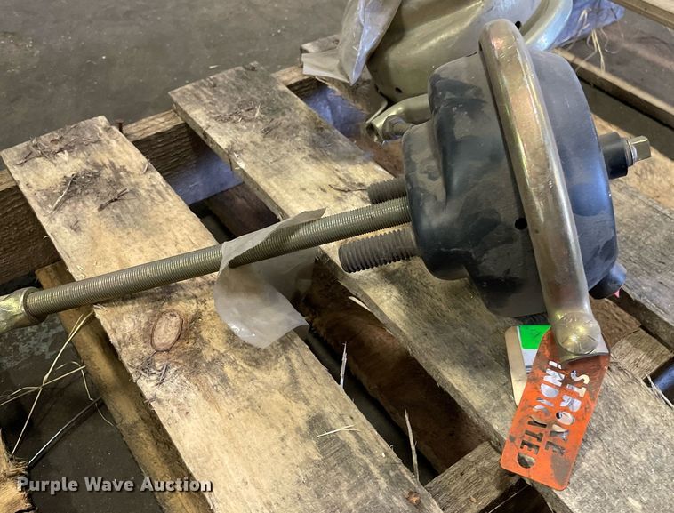 image for item NH9762 (4) air brake pods