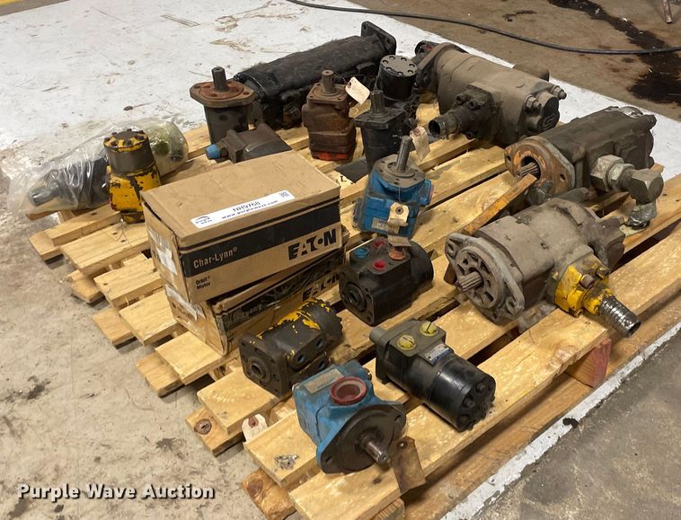 image for item NH9768 (19) hydraulic pumps