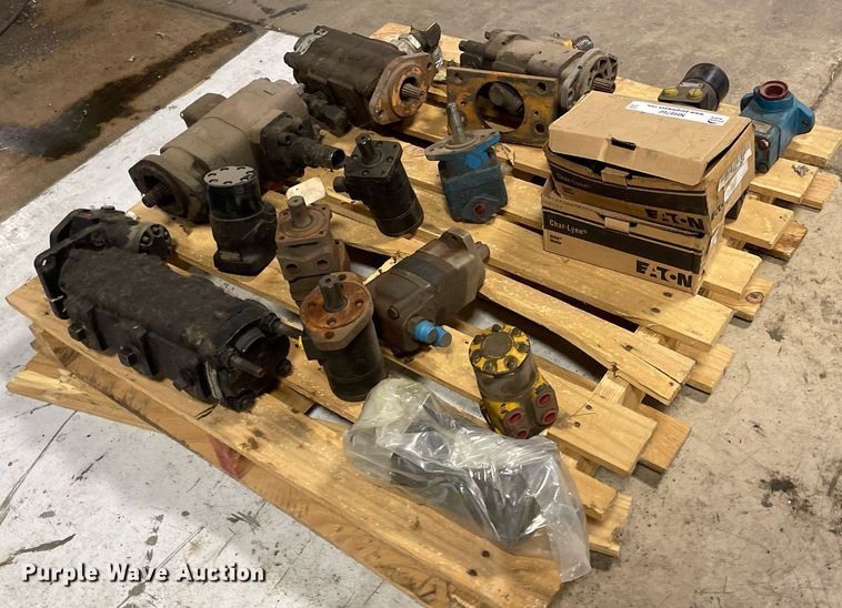 image for item NH9768 (19) hydraulic pumps
