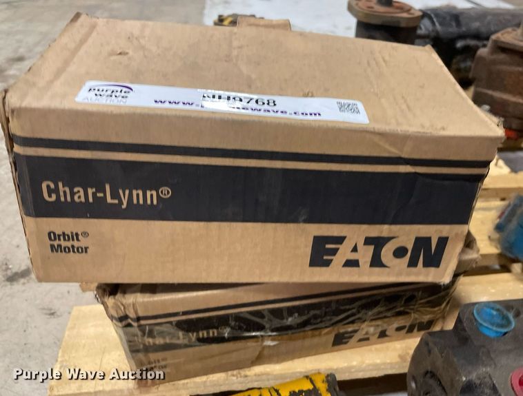 image for item NH9768 (19) hydraulic pumps