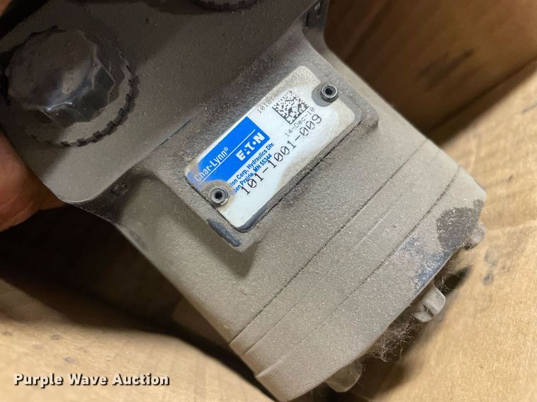 image for item NH9768 (19) hydraulic pumps