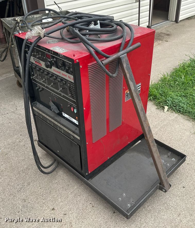 image for item NM9411 Lincoln Electric Square Wave TIG 355  welder