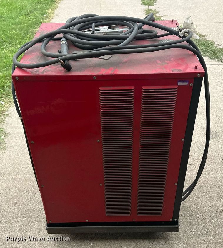 image for item NM9411 Lincoln Electric Square Wave TIG 355  welder