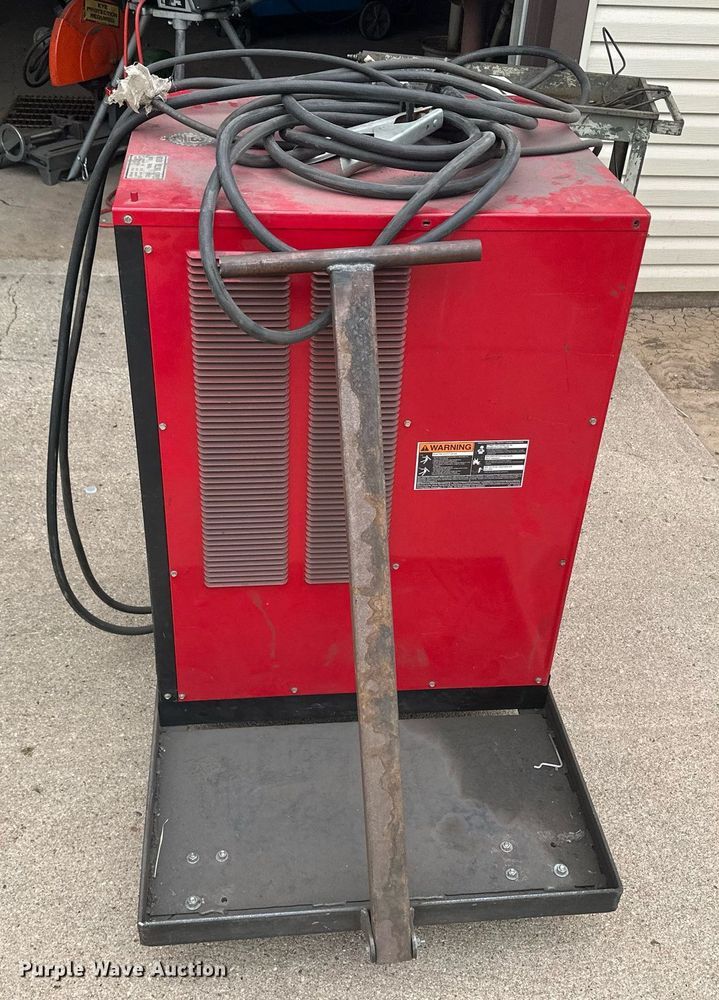 image for item NM9411 Lincoln Electric Square Wave TIG 355  welder