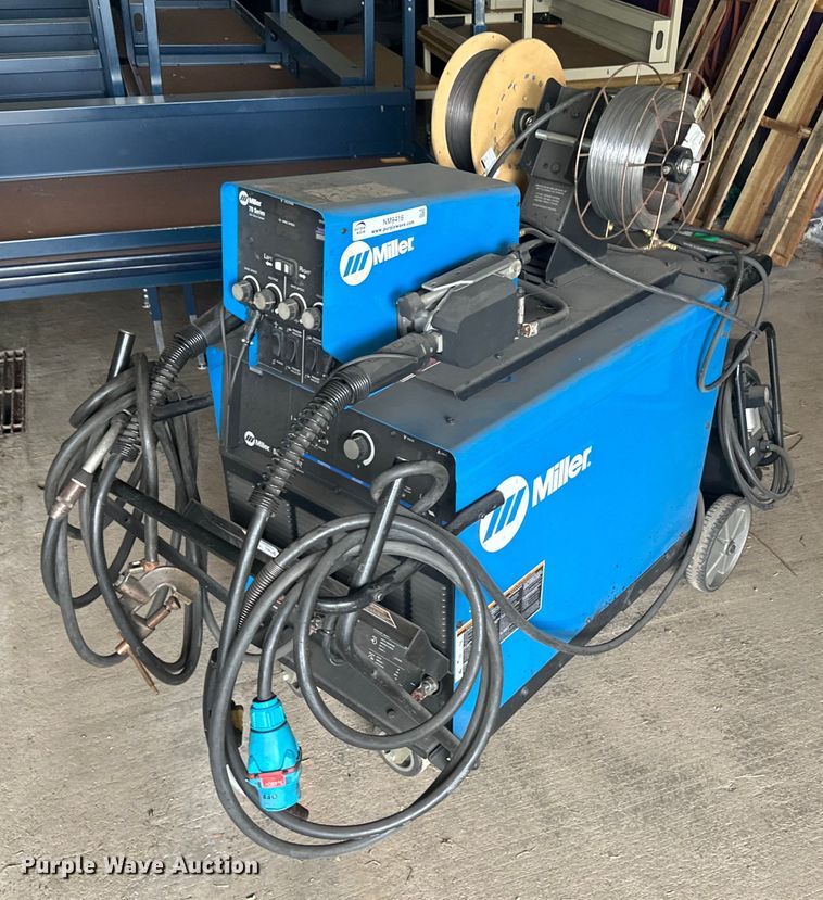 image for item NM9416 Miller Deltaweld 452  welder