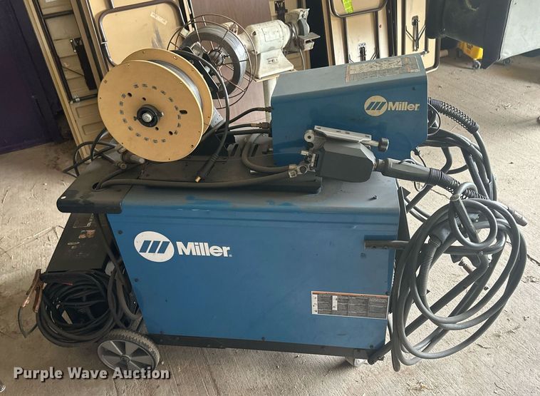 image for item NM9416 Miller Deltaweld 452  welder