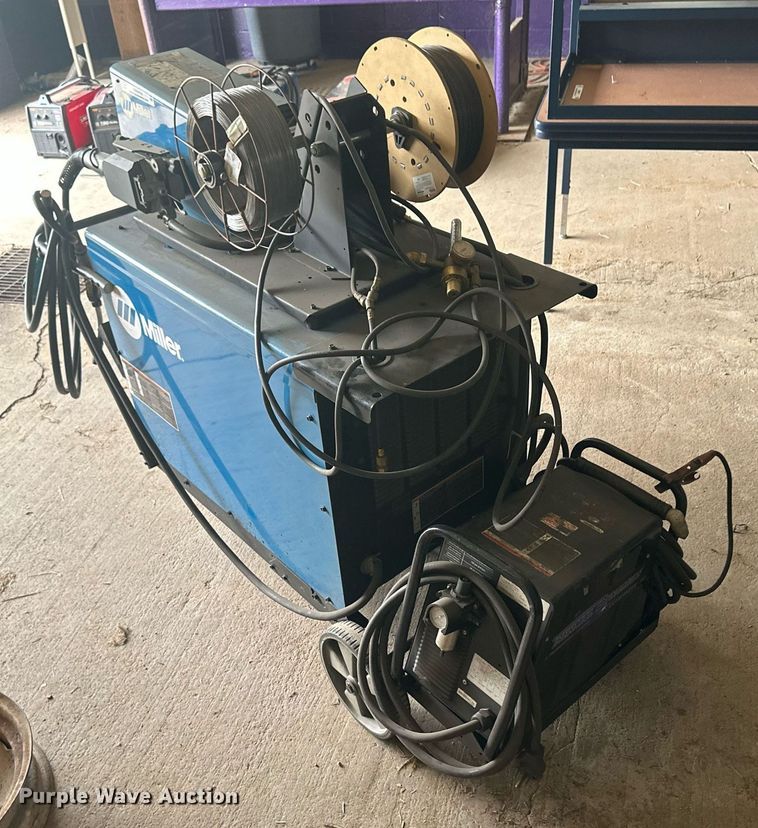 image for item NM9416 Miller Deltaweld 452  welder