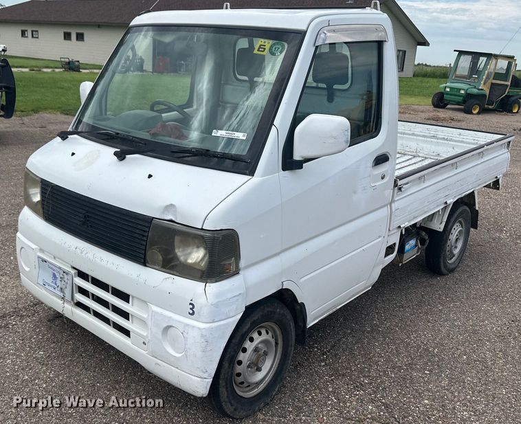 image for item NM9424 2002 Mitsubishi Minicab  mini truck