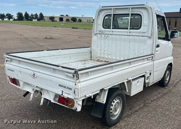 image for item NM9424 2002 Mitsubishi Minicab  mini truck