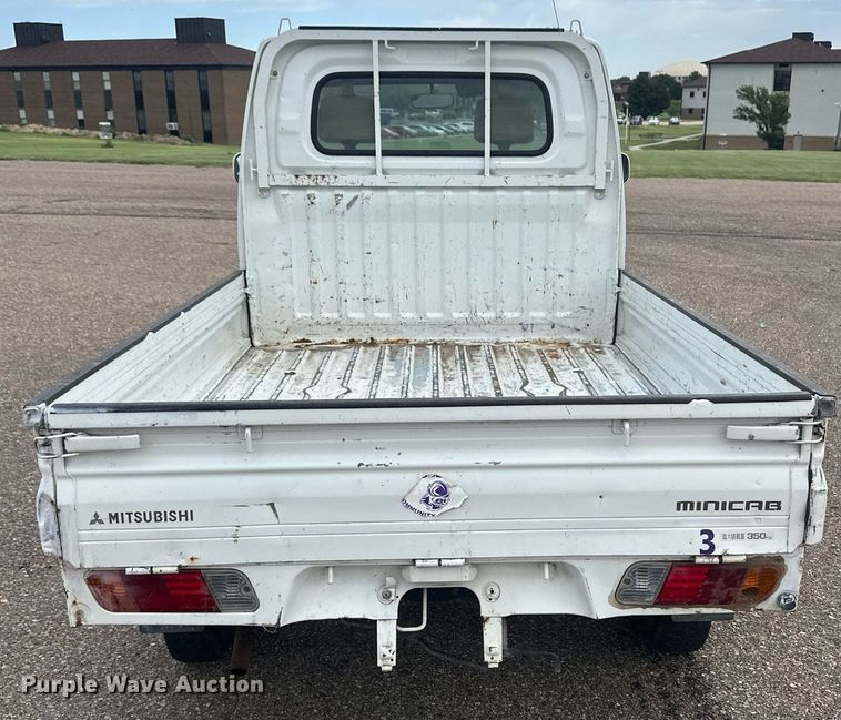 image for item NM9424 2002 Mitsubishi Minicab  mini truck