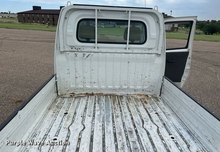 image for item NM9424 2002 Mitsubishi Minicab  mini truck