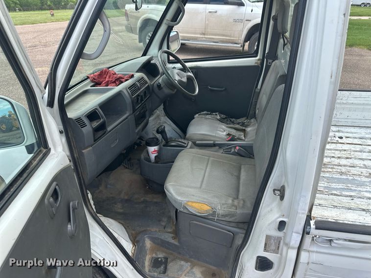 image for item NM9424 2002 Mitsubishi Minicab  mini truck