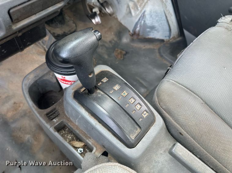 image for item NM9424 2002 Mitsubishi Minicab  mini truck