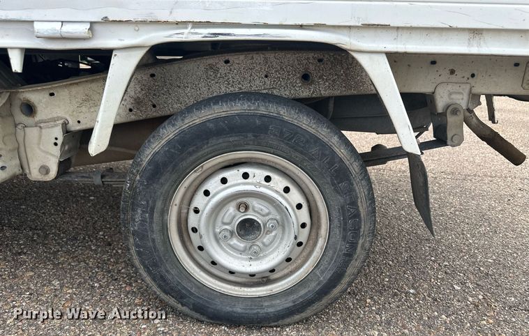 image for item NM9424 2002 Mitsubishi Minicab  mini truck