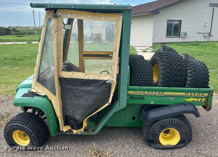 image for item NM9425 2005 John Deere Gator  utility vehicle