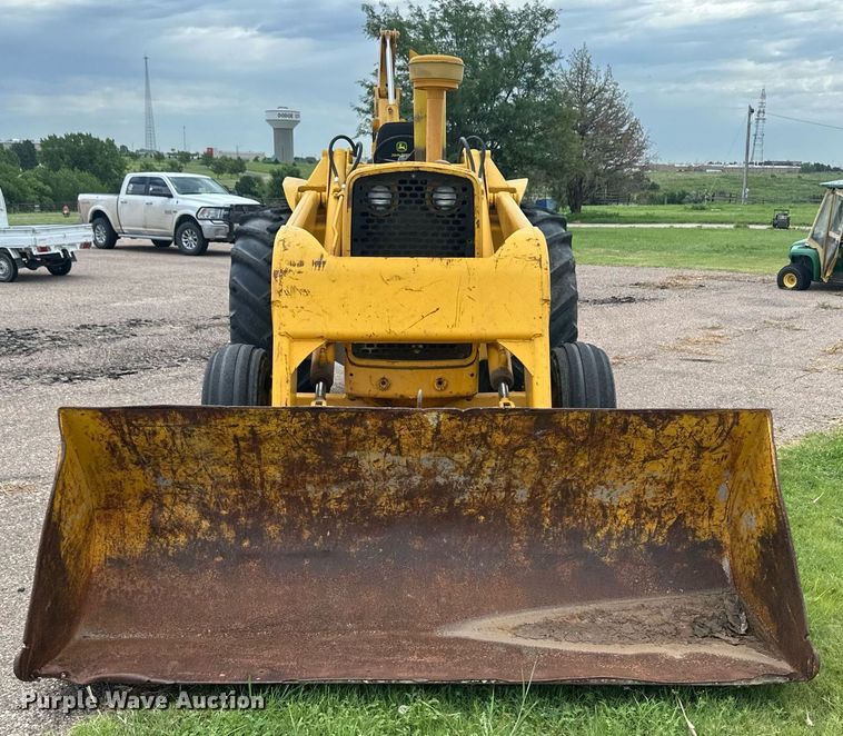 image for item NM9426 John Deere  backhoe