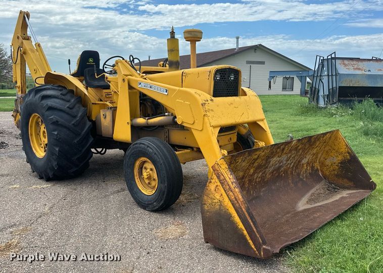 image for item NM9426 John Deere  backhoe