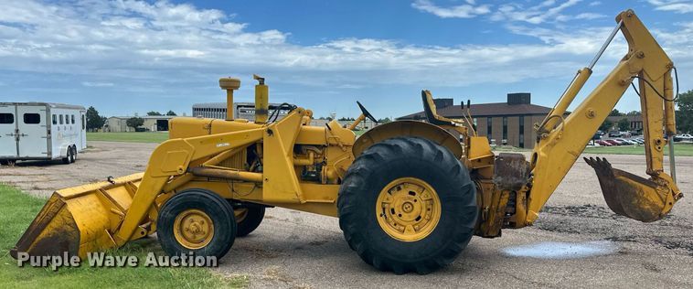 image for item NM9426 John Deere  backhoe