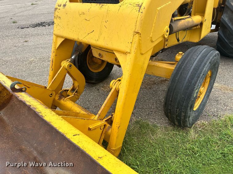 image for item NM9426 John Deere  backhoe