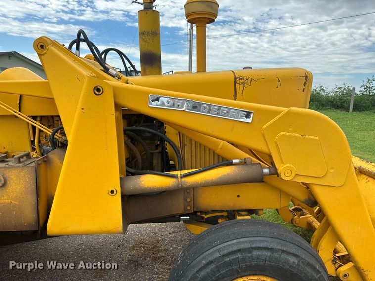 image for item NM9426 John Deere  backhoe