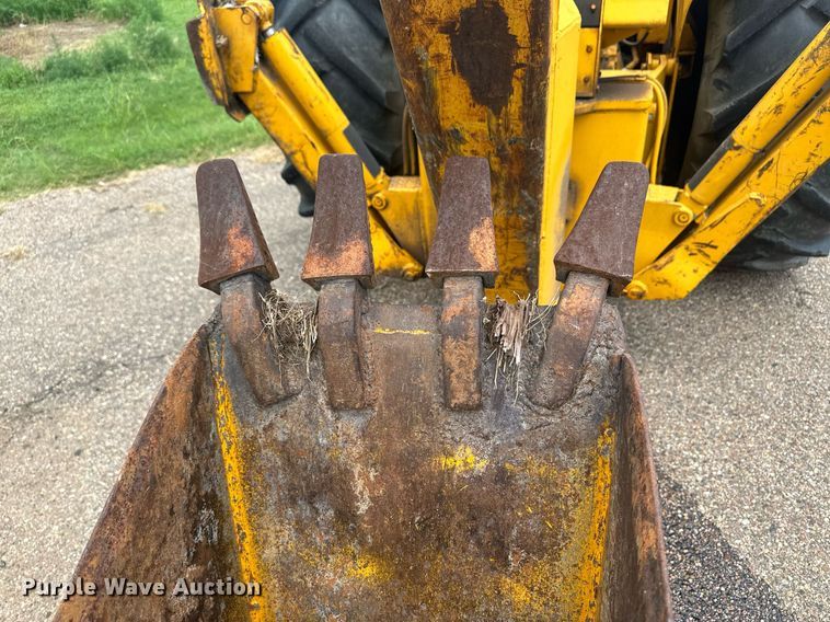 image for item NM9426 John Deere  backhoe