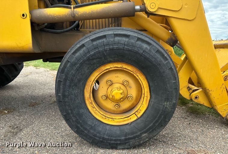 image for item NM9426 John Deere  backhoe