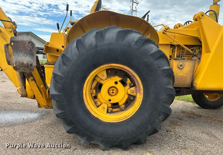 image for item NM9426 John Deere  backhoe