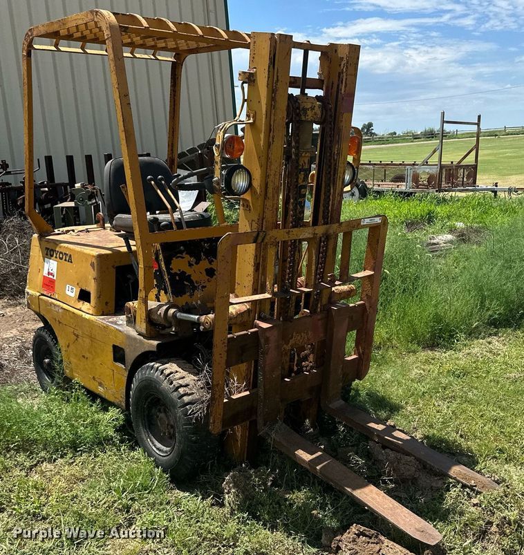 image for item NM9433 Toyota  forklift