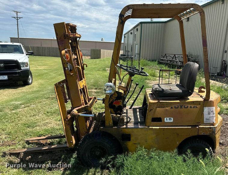 image for item NM9433 Toyota  forklift