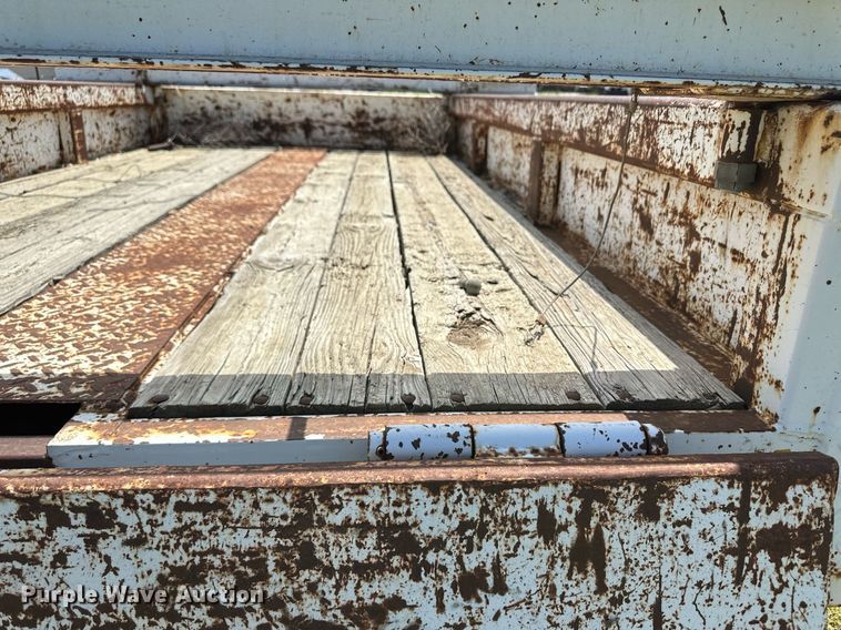 image for item NM9434 1991 Kief  pole trailer