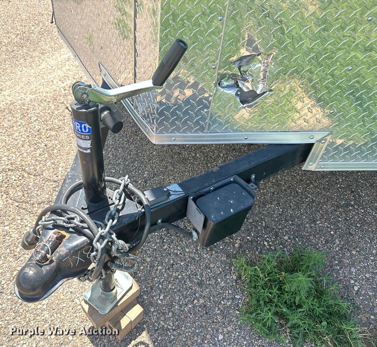 image for item NM9435 2015 Lark United Manufacturing  enclosed cargo trailer