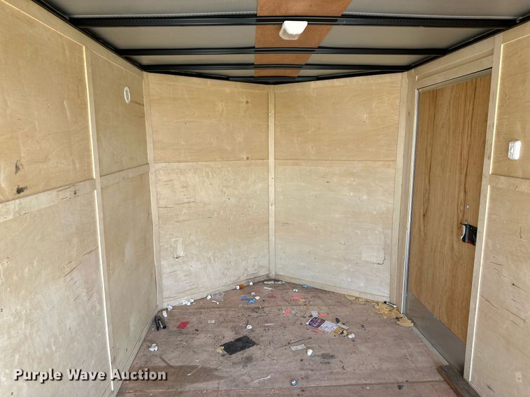 image for item NM9435 2015 Lark United Manufacturing  enclosed cargo trailer