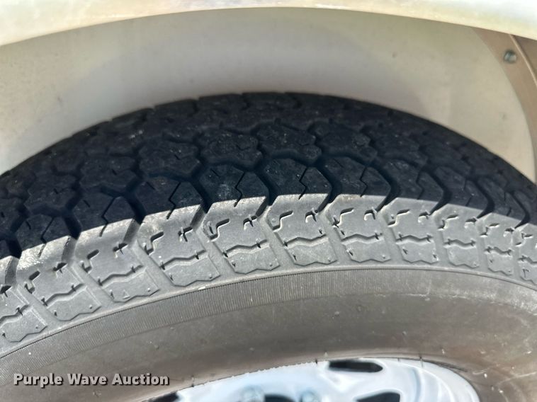 image for item NM9435 2015 Lark United Manufacturing  enclosed cargo trailer