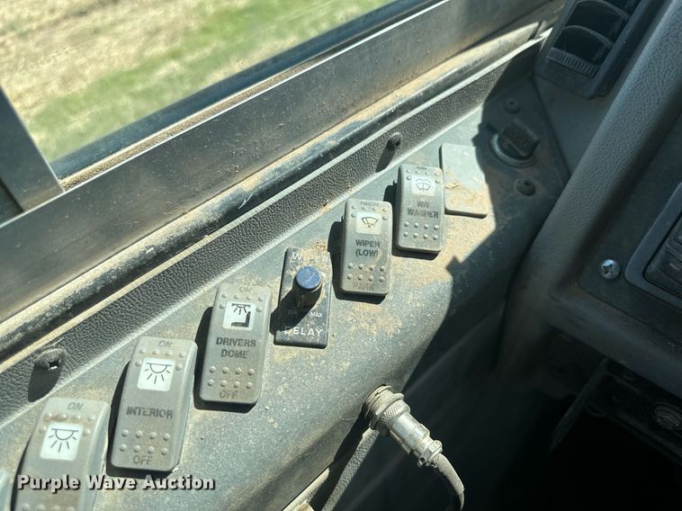 image for item NM9455 2011 Thomas Built Saf-T-Liner  school bus