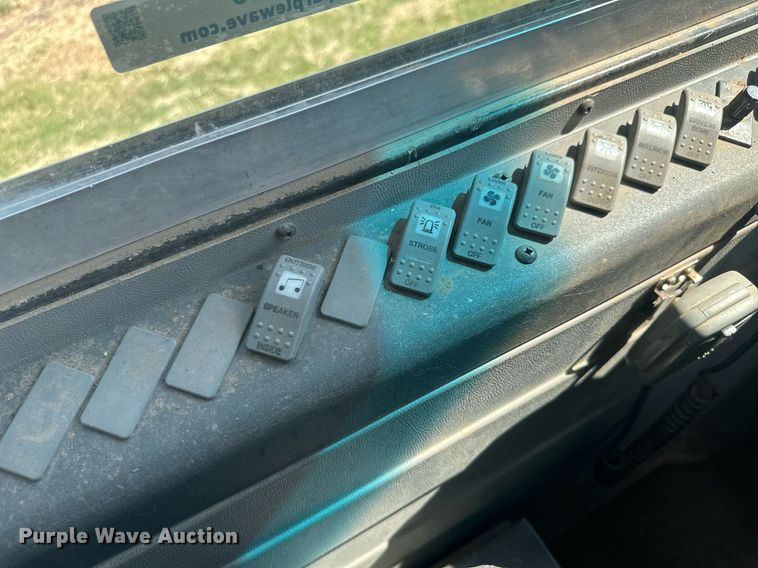 image for item NM9455 2011 Thomas Built Saf-T-Liner  school bus