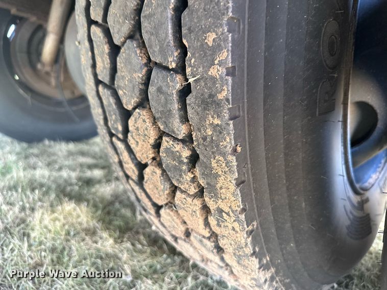 image for item NM9455 2011 Thomas Built Saf-T-Liner  school bus