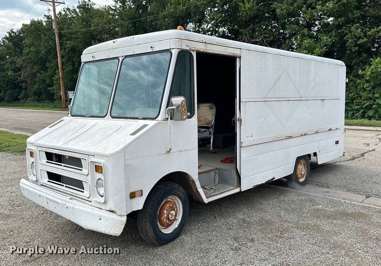 image for item NP9786 1976 Chevrolet  delivery truck