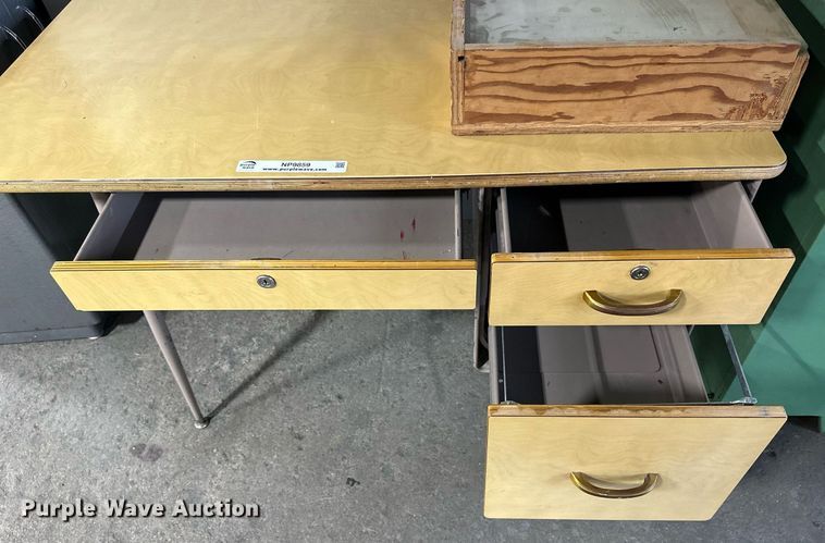 image for item NP9859 Office equipment