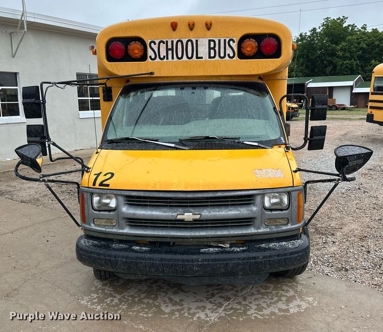 image for item NP9861 1999 Chevrolet Express 3500  school bus
